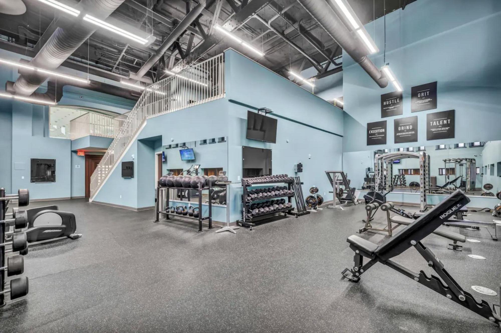 Heart Of Dt With Free Pool & Steam Plus Gym Luxe 812 Cleveland Exteriör bild