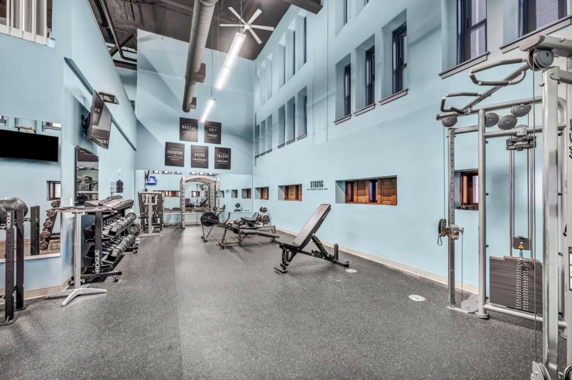 Heart Of Dt With Free Pool & Steam Plus Gym Luxe 812 Cleveland Exteriör bild