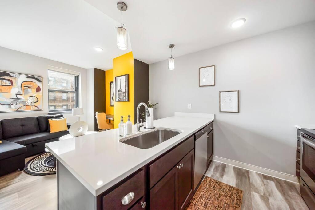 Heart Of Dt With Free Pool & Steam Plus Gym Luxe 812 Cleveland Exteriör bild